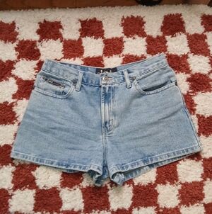 *SOLD* Vintage Y2K L.E.I. Denim Shorts